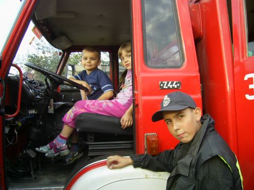 Strażacy z OSP w Nowej Wsi Wielkiej również przygotowali dla dzieci dodatkowe artakcje